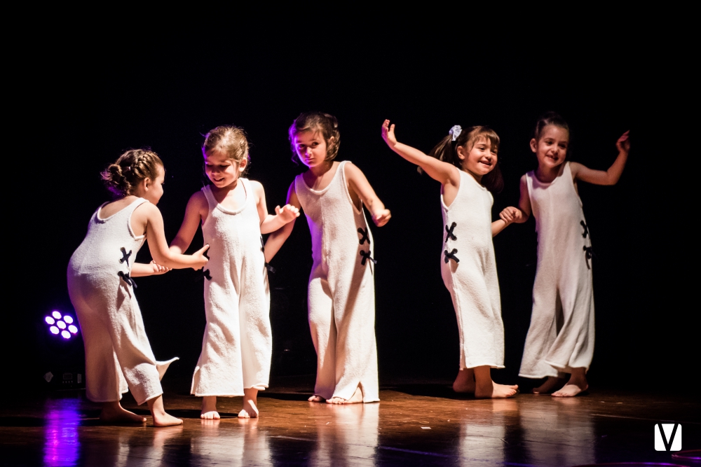 DANSA CREATIVA (3 a 5 anys)